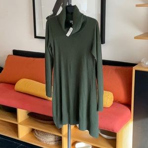 Green turtleneck dress/tunic,knee length.Neiman Marcus size extra small.